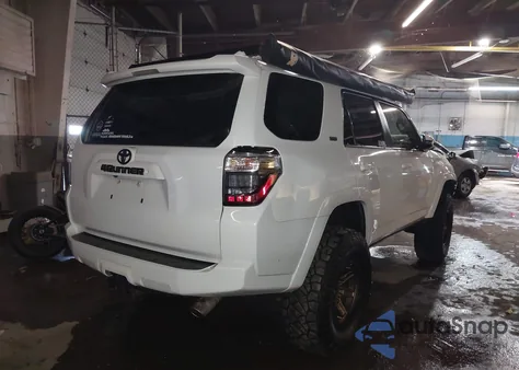 2018 Toyota 4Runner Sr5 Premium из США, поврежденный, VIN JTEBU5JR7J5589894